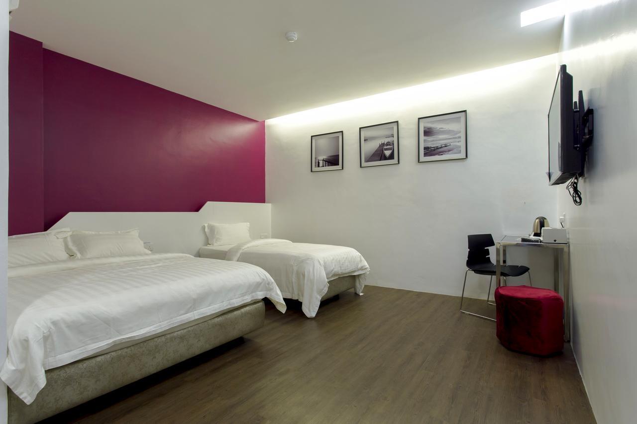 Aloha Hotel Sdn Bhd Pontian Kecil Esterno foto