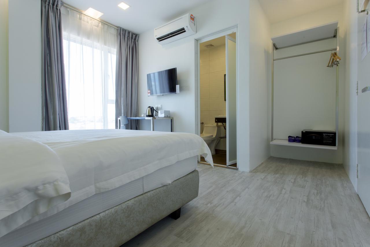Aloha Hotel Sdn Bhd Pontian Kecil Esterno foto