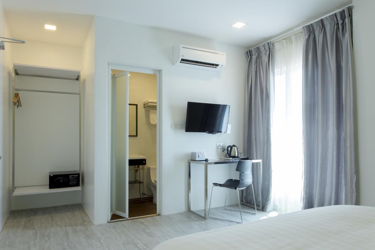 Aloha Hotel Sdn Bhd Pontian Kecil Esterno foto